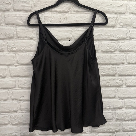 Torrid Woman Sz 00 M/L Ruffle Front Black Tank Slip Top Adjustable Straps Silky - Picture 6 of 11